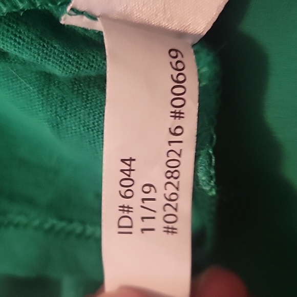 Express Green Keyhole Top - Picture 9 of 9